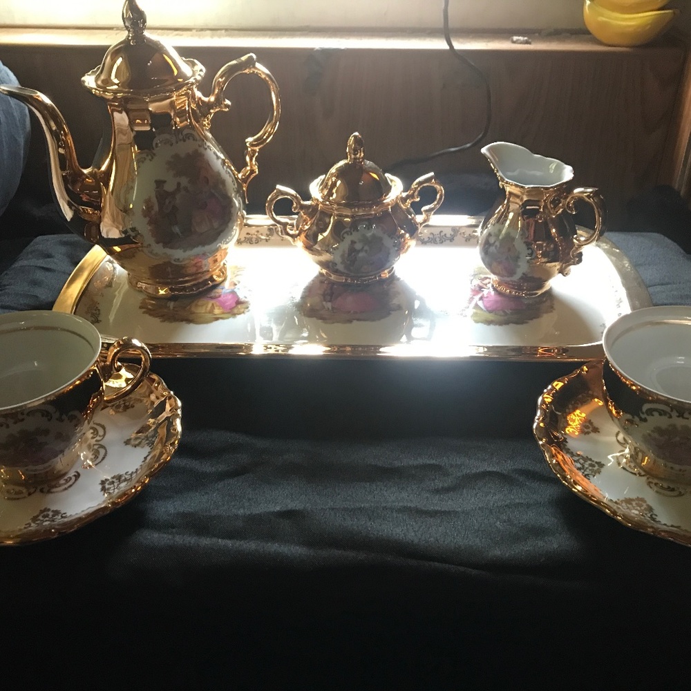A tea set 24 karat gold Bavaria Germany set